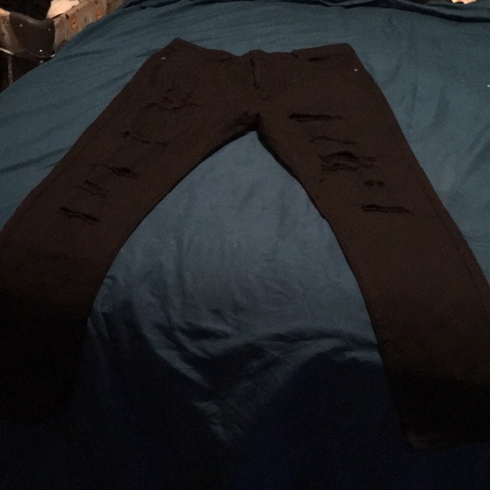 Ripped Skinny Jeans